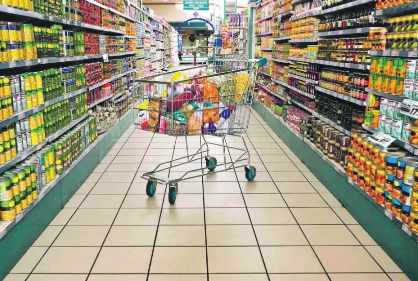 توفر السلع بكميات كافية وحركة شرائية معتدلة في أسواق المؤسسة الاستهلاكية المدنية