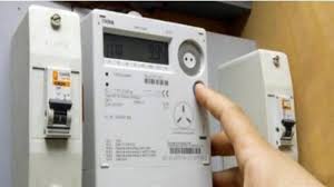 صحفي يحذر من قطع الكهرباء عن المئات لتراكم الفواتير برمضان