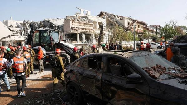 الصواريخ تدك الجليل و80 مصاباً وتضرر مئات المنازل الاسرائيلية