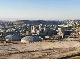 إنذار عدلي يفتح ملف بيع أراضي “الإسمنت الأردنية” في الفحيص.. وشبهات تفريط بعشرات الملايين