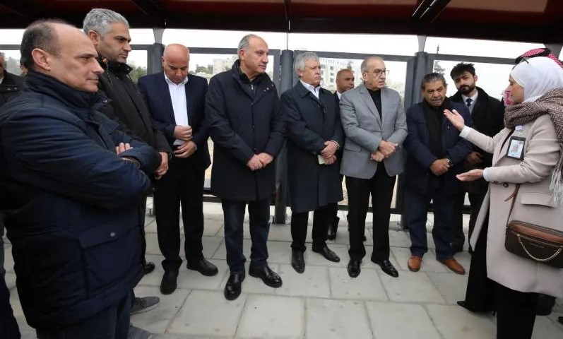 بالصور...إطلاق خط الباص سريع التردد (107) بين عمّان والسلط لتعزيز النقل العام وتقليل الازدحام