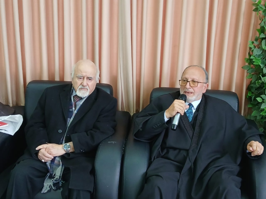 مراد يحاضر بالأردنية للعلوم والثقافة حول الدين والسياسة بالعصر الحديث.