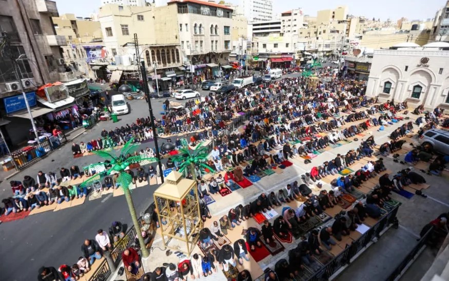 رمضان يترك بصماته: شهر الفضائل يزرع العادات الإيجابية ويشكل سلوكيات دائمة