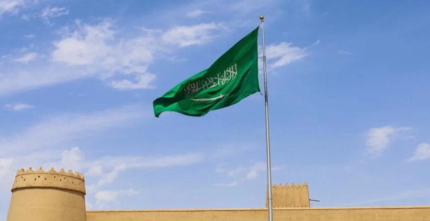 الدفاع السعودية: اعتراض وتدمير صاروخ باليستي أُطلق باتجاه المنطقة الشرقية