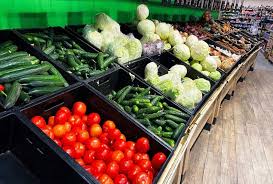 وقف تصدير البندورة والخيار لخفض اسعارها