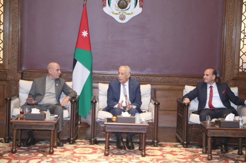 العيسوي يلتقي وفدا من مديرية التربية والتعليم في الطفيلة