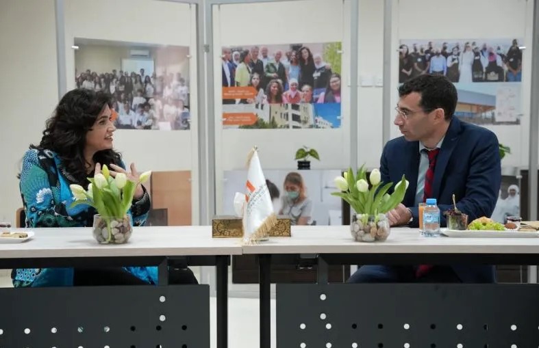 سفير الاتحاد الأوروبي يزور مؤسسة الأميرة تغريد