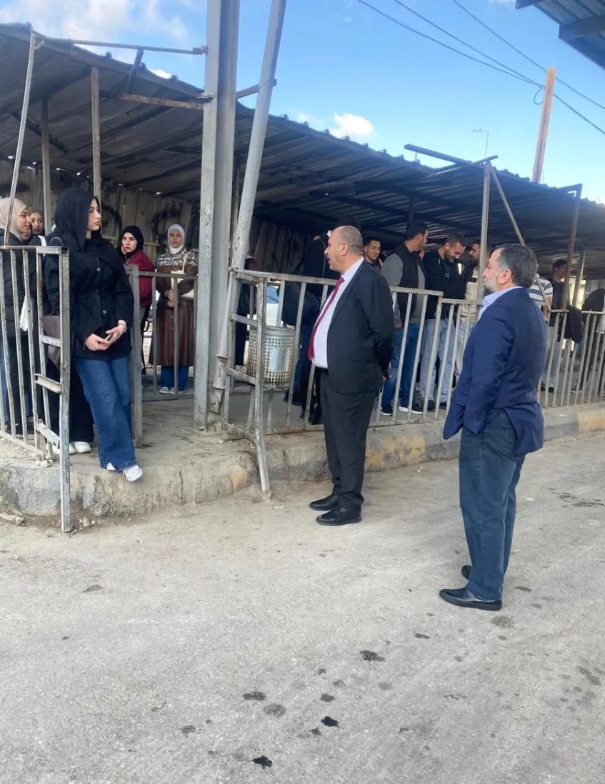 مدير النقل البري يطلع على واقع خدمات النقل في مجمع المحطة