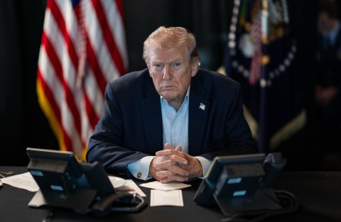 بعد ان حبس العالم انفاسه.. ترامب ينزل عن الشجرة ويعلن وقف الحرب لاسبوعين مع ايران ويقدم خطابا متفائلا!