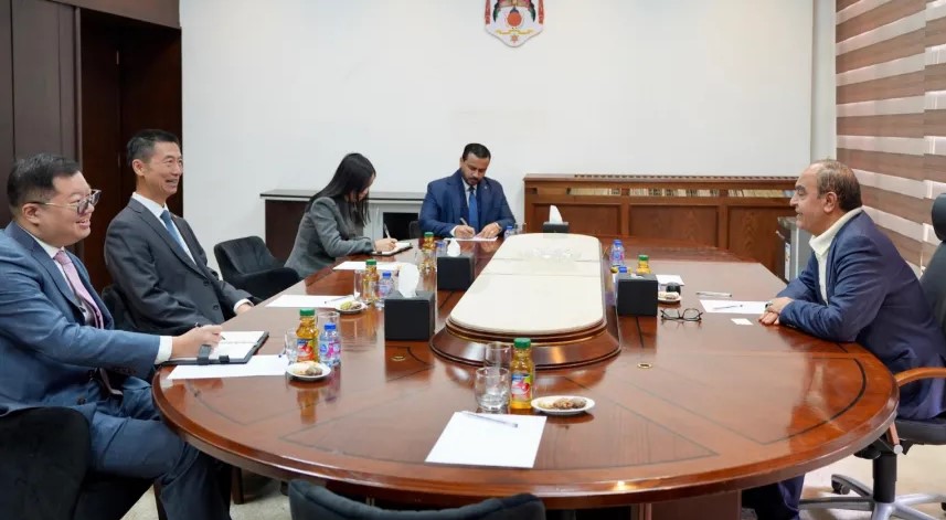 العين الصرايرة يلتقي السفير الصيني