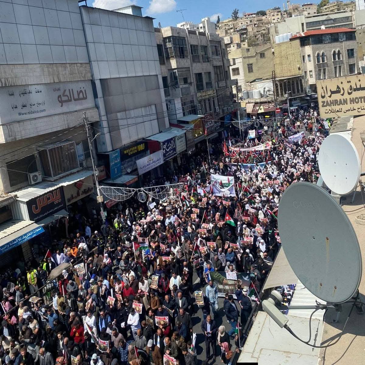 مسيرة شعبية موحدة وسط عمان دعما للقدس وتأييدا لمواقف الملك