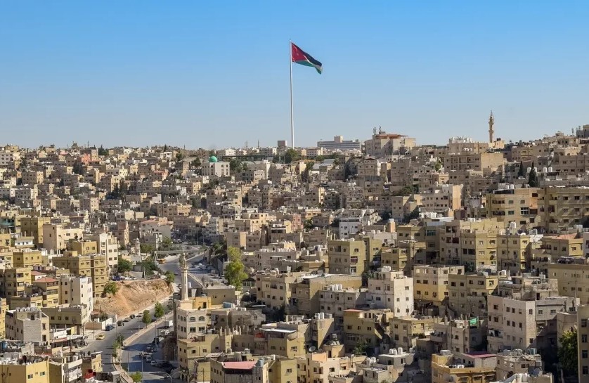 أجواء غير مستقرة وارتفاع على الحرارة اليوم.. وتحذيرات من الغبار والسيول