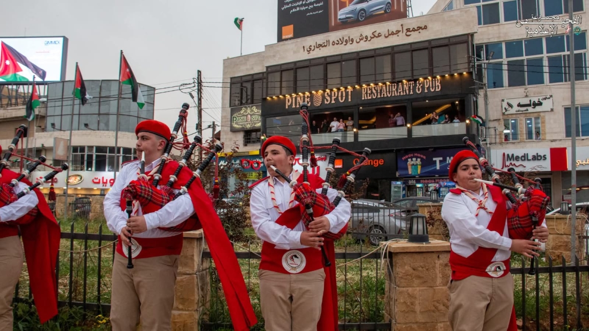 الفحيص تحتفل بفخر بيوم العلم الوطني الأردني