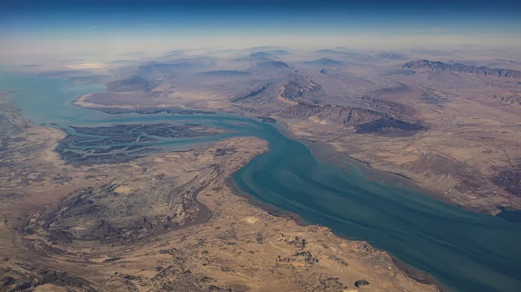 إيران تعلن إعادة إغلاق مضيق هرمز لعدم التزام امريكا بفتحه