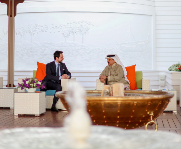 ولي العهد يلتقي ملك البحرين: ضرورة تكثيف الجهود لاستدامة وقف إطلاق النار