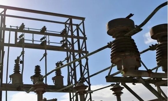 بالأسماء .. فصل التيار الكهربائي عن مناطق في المملكة اليوم
