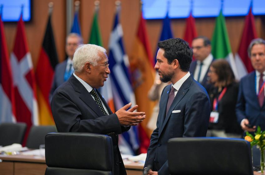 ولي العهد يحذر من صرف النظر عن معاناة الفلسطينيين في غزة والضفة