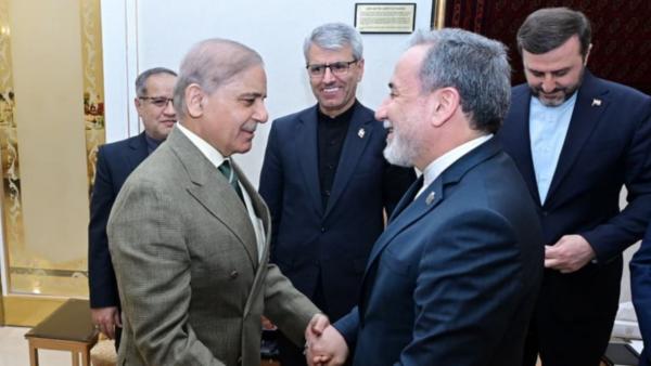 ترامب يلغي زيارة مفاوضيه لاسلام اباد.. وعراقجي يقصر لقاءاته مع الباكستانيين