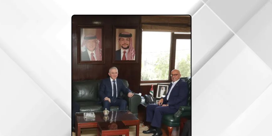 كتلة الميثاق الوطني تعرض إنجازاتها بالدورة البرلمانية الثانية وتؤكد دعم الإصلاح والتحديث