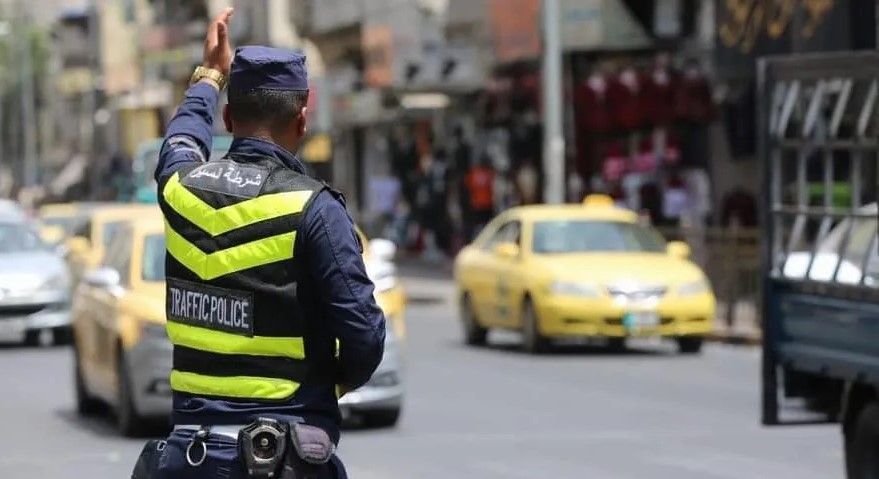 تباطؤ مروري في صويلح إثر تعطل مركبة شحن