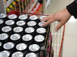 حظر رسمي لبيع واستهلاك مشروبات الطاقة لمن هم دون 18 عاما