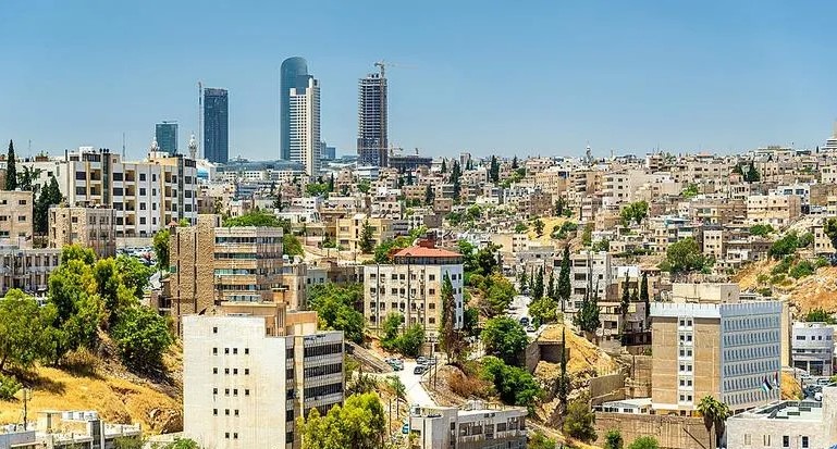 انخفاض طفيف على الحرارة الجمعة ونشاط للرياح المثيرة للغبار