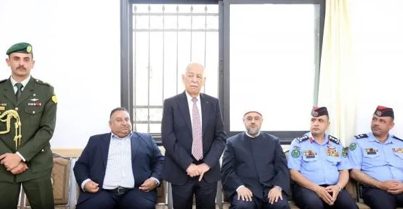 مندوبا عن الملك وولي العهد .. العيسوي يعزي عشيرتي الخوالدة والقاضي