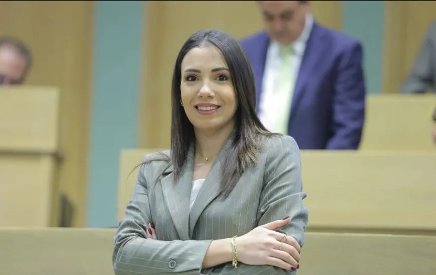مذكرة نيابية تدعو لرفع رواتب القطاع العام والمتقاعدين