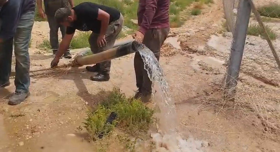 المياه : ضبط اعتداءات على خط ناقل في منطقة المغطس البحر الميت