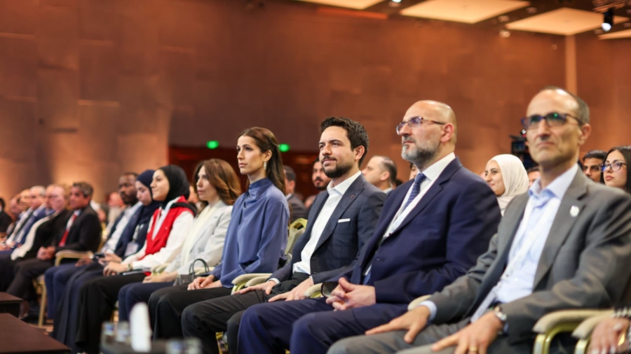 ولي العهد: ضرورة توظيف الذكاء الاصطناعي لرفع كفاءة الأداء بالقطاعين العام والخاص