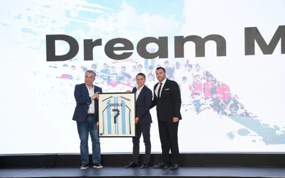 البنك الأردني الكويتي راعياً ذهبياً لـ تحدي الأسطورة 2026 بالتعاون مع أسطورة كرة القدم الأرجنتينية سافيولا لدعم المواهب الكروية الشابة