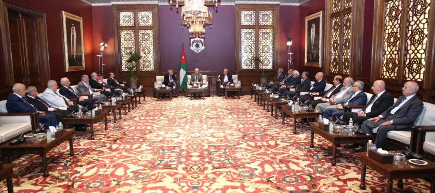 العيسوي يلتقي وفدا من نادي القضاة المتقاعدين