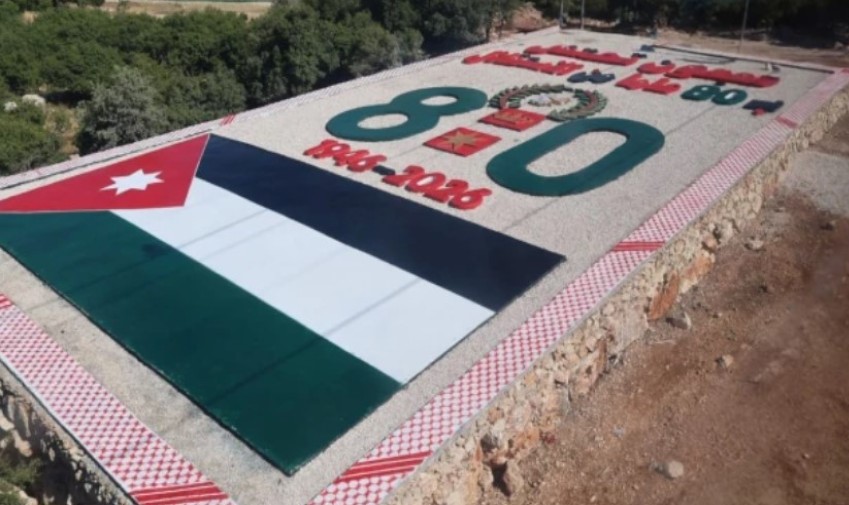 مشهد بصري مهيب في سماء عجلون احتفاء بمناسبة الاستقلال