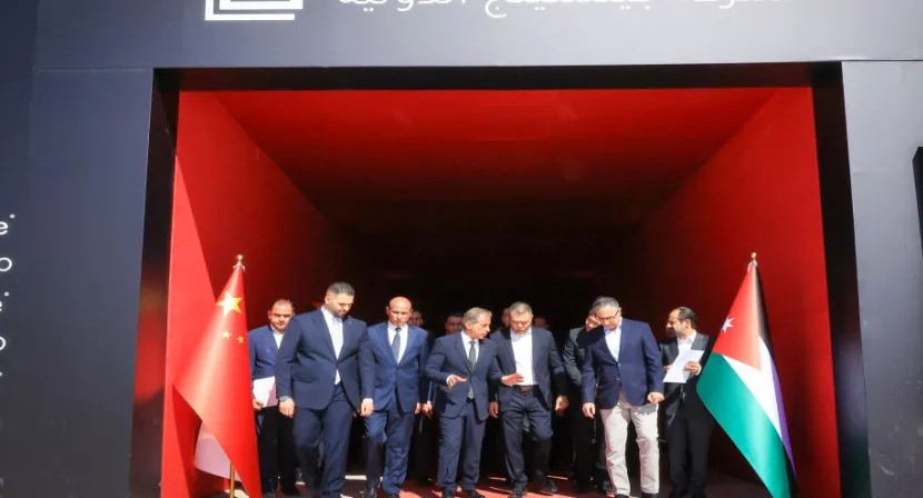 رئيس الوزراء يفتتح 6 مصانع لشركة جينشينج الدوليَّة في القطرانة