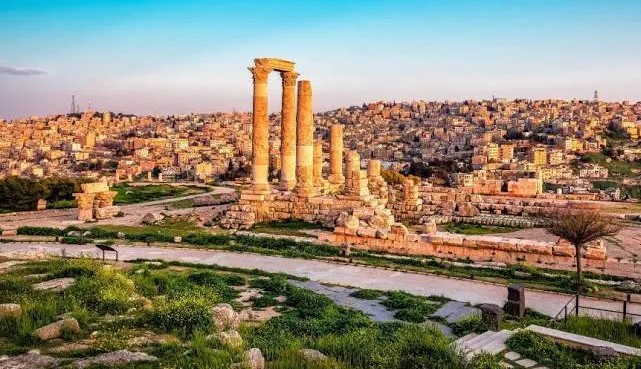 الأرصاد: استقرار الأجواء واستمرار نشاط الرياح في مناطق البادية