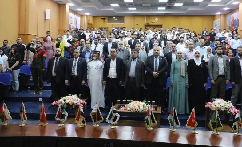 جامعة الزرقاء تكرّم الطلبة المتميزين في الأنشطة والمسابقات المحلية والعربية والدولية