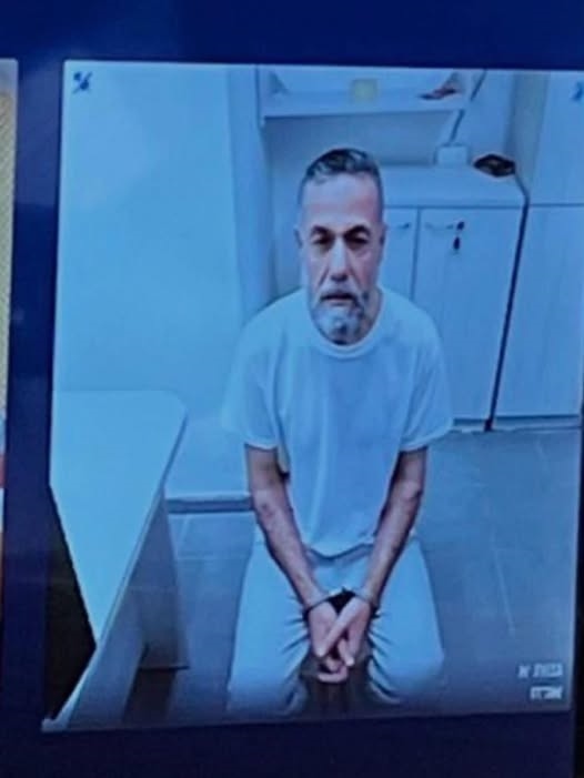صورة جديدة للأسير حسام أبو صفية خلال محاكمته تُظهر آثار التعذيب والنحول