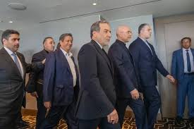 الوفد الإيراني يغادر المحادثات في سويسرا احتجاجًا على تهديدات ترامب