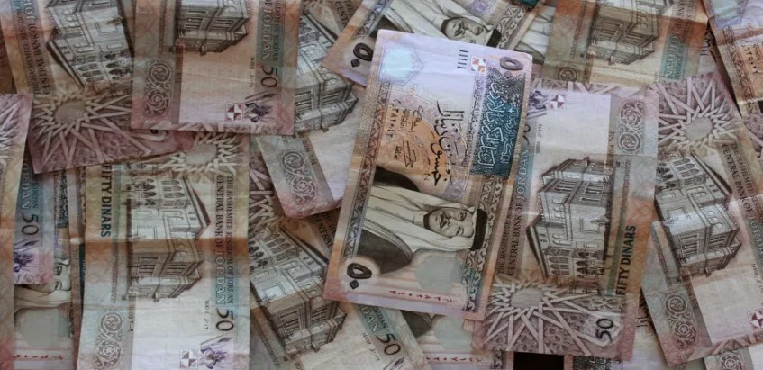الحكومة تقترض 2.075 مليار دينار محليًا خلال الأشهر الخمسة الأولى من العام.
