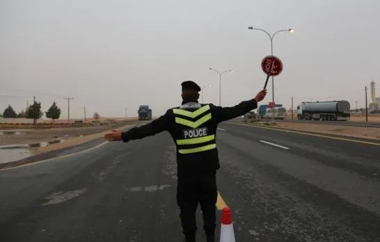 ضبط مركبة تسير بسرعة 217 كمس على طريق شويعر