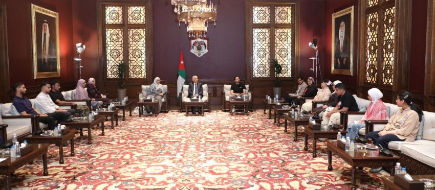 العيسوي يلتقي وفدا من فريق نبض الوطن