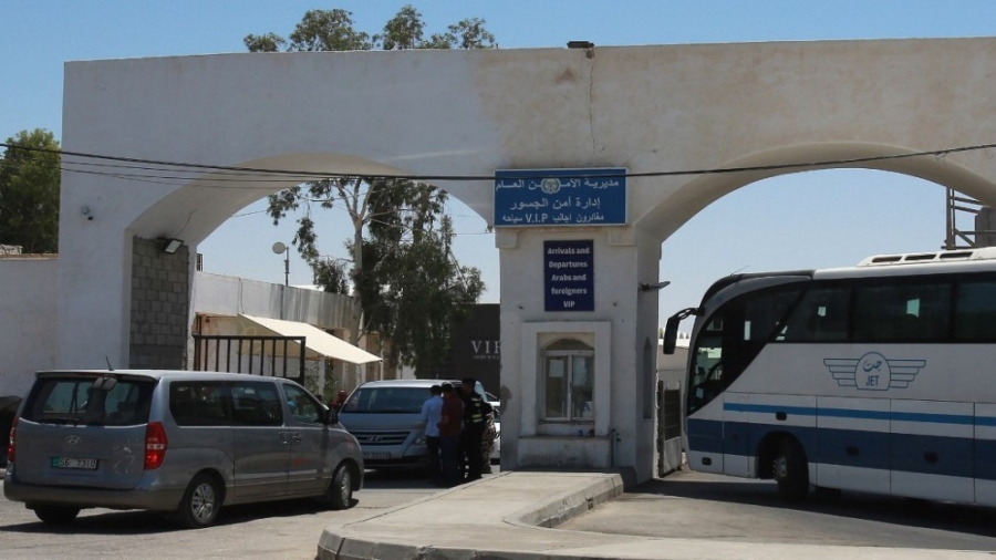 الداخلية : منع دخول وسفر 468 شخصا يتاجرون يوميا عبر جسر الملك حسين