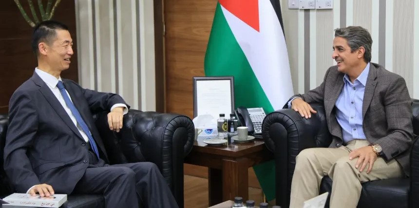 وزير الشباب والسفير الصيني يبحثان تعزيز التعاون