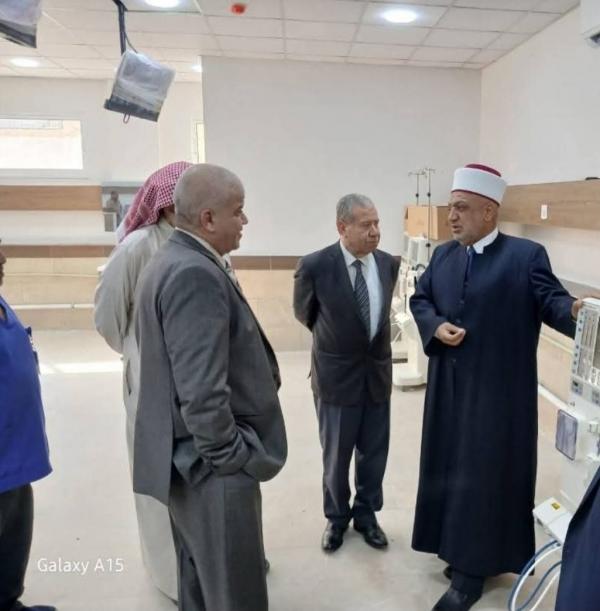 وزير الأوقاف يطلع على مشاريع توسعة مستشفى المقاصد