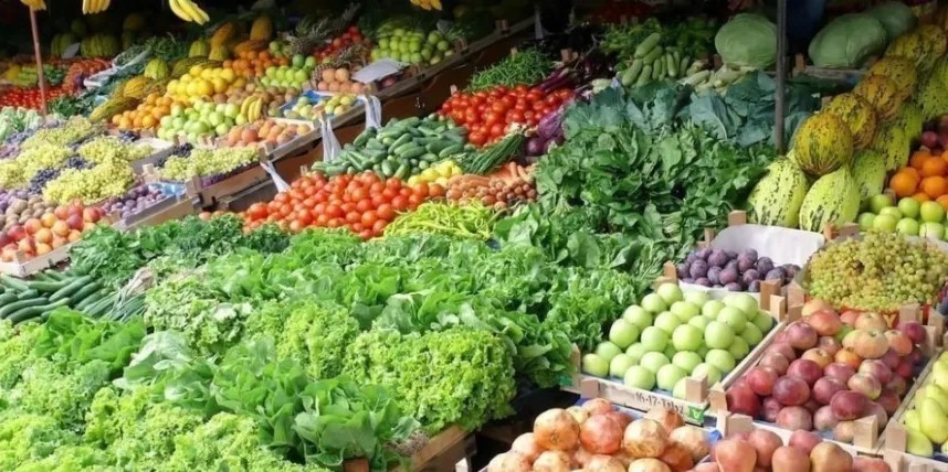 أسعار الخضار والفواكة في السوق المركزي اليوم