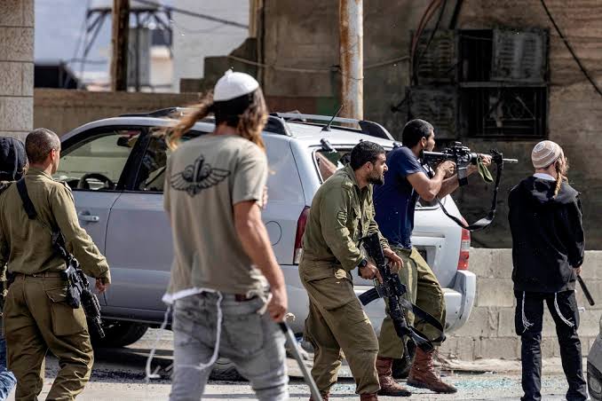 مفوض أممي يحذر من تصاعد غير مسبوق لعنف المستوطنين وعمليات الضم في الضفة