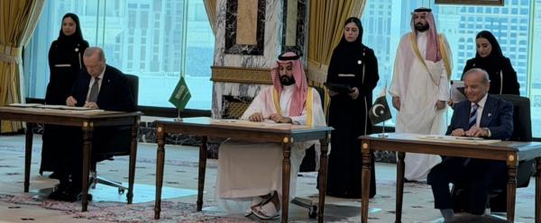 السعودية وتركيا وباكستان توقع اتفاقية للدفاع المشترك