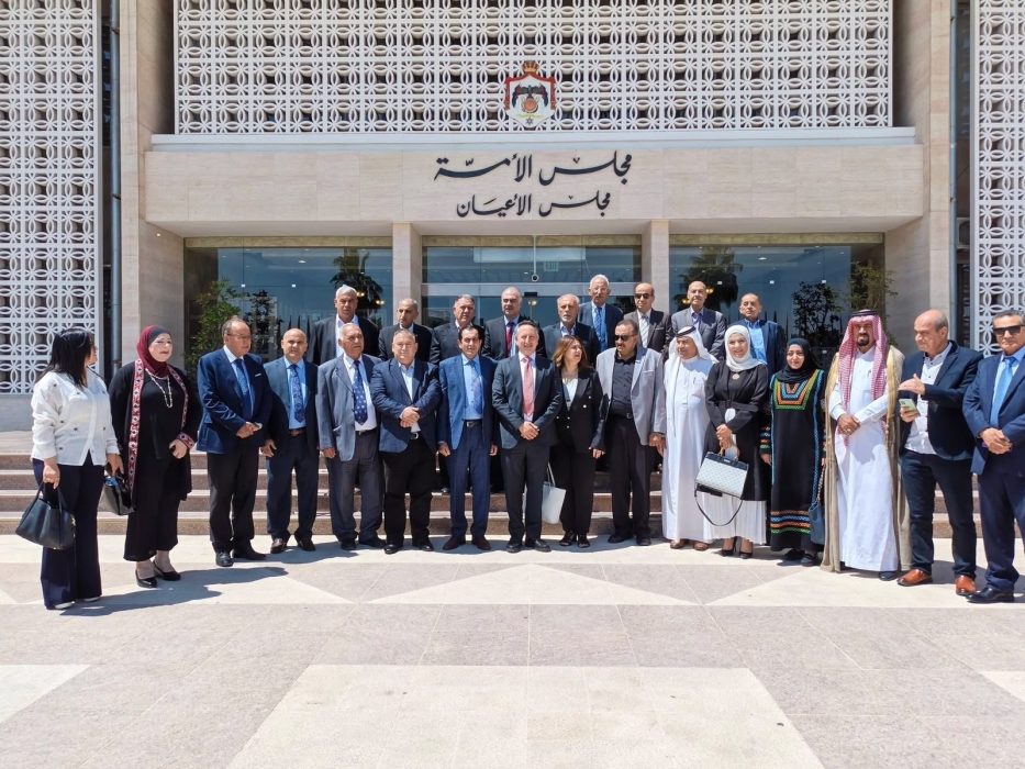 وسام المواقف الوطنية تكرّم حزبي العمال والعمل وممثليهما في مجلس النواب