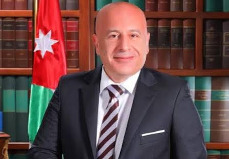 تنظيم المهنة الطبية بين سلطة الدولة واستقلال النقابات