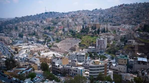 أجواء صيفية معتدلة حتى الثلاثاء وارتفاع تدريجي الأربعاء